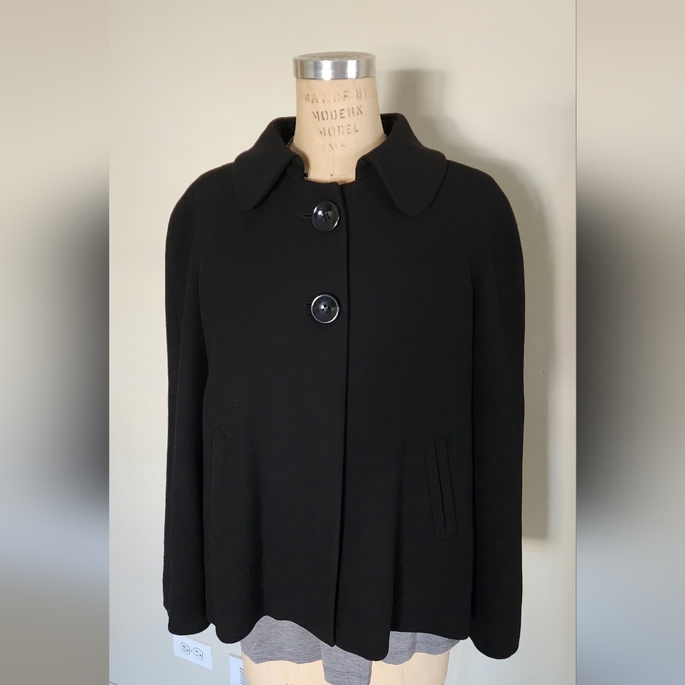 NWOT Zara jacket with oversized buttons